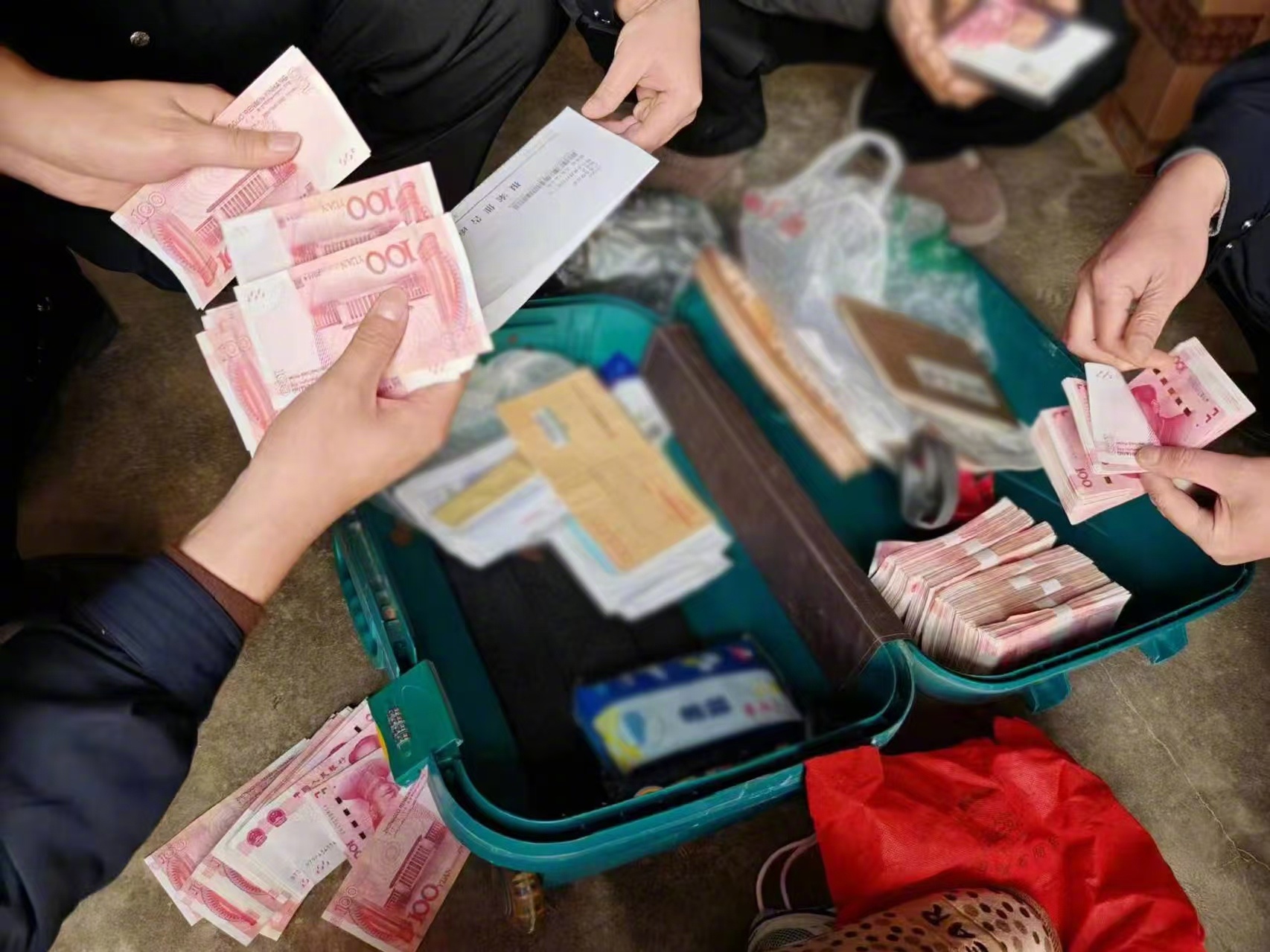 最新带现金几十万能过安检方法分析(最方便真实的黔西携带现金过安检有具体规定吗方法)