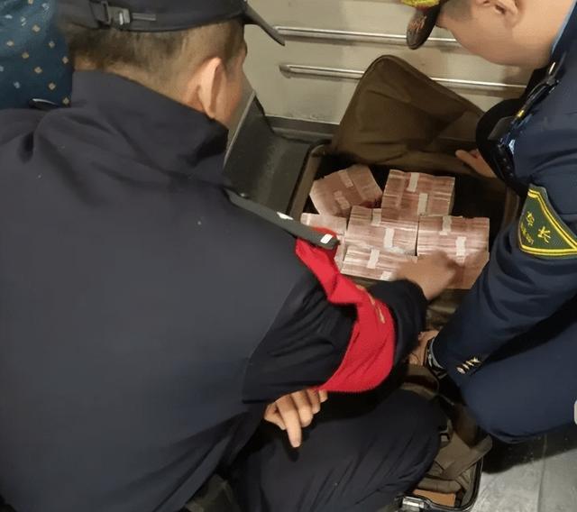 最新带现金几十万能过安检方法分析(最方便真实的黔西携带现金过安检有具体规定吗方法)